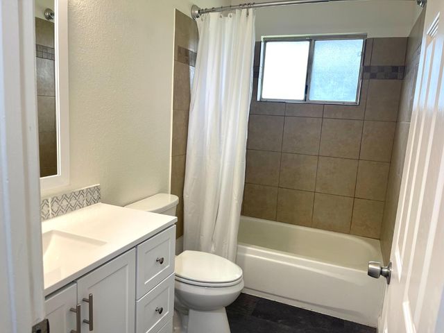 9342 Los Torres Dr, Elk Grove, CA 95624