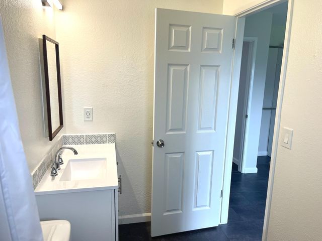 9342 Los Torres Dr, Elk Grove, CA 95624