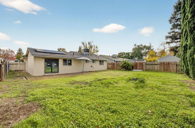 9342 Los Torres Dr, Elk Grove, CA 95624