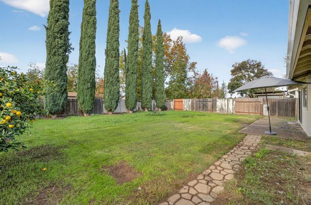 9342 Los Torres Dr, Elk Grove, CA 95624