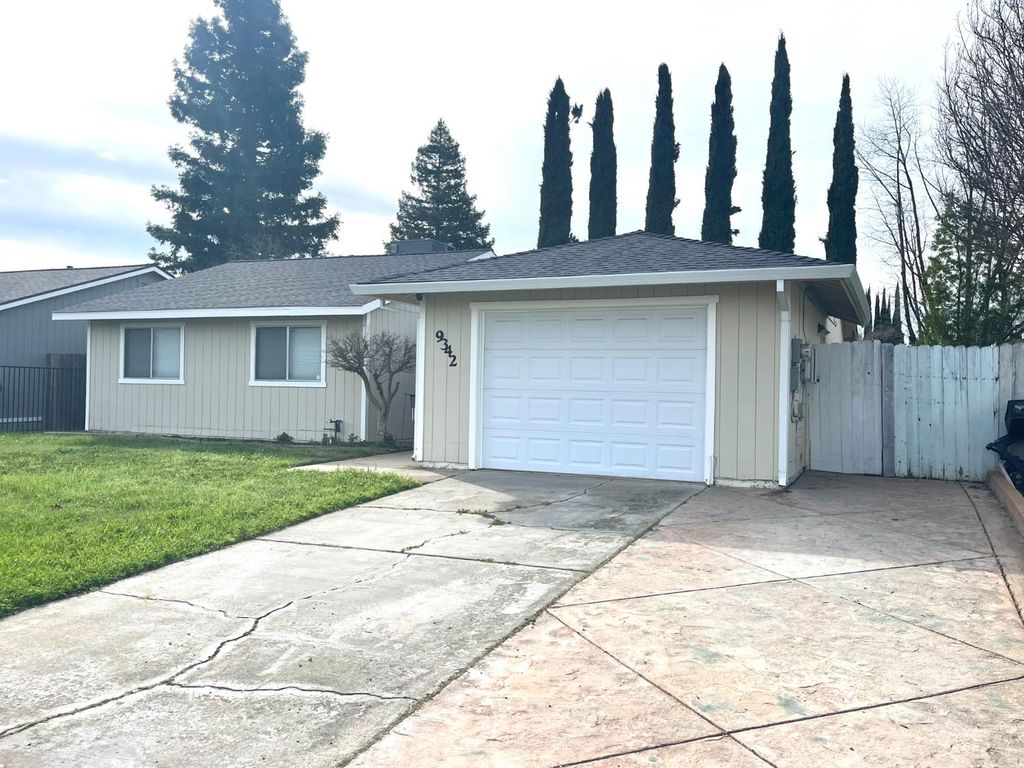 9342 Los Torres Dr, Elk Grove, CA 95624
