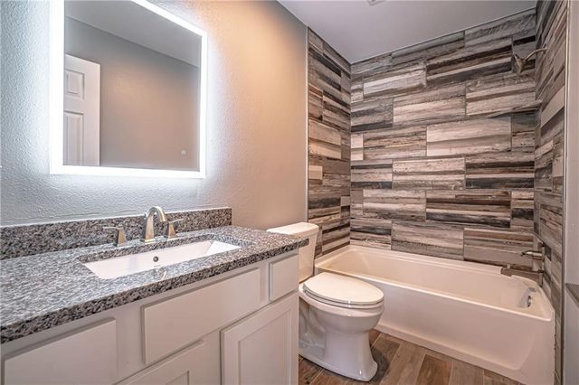 1312 Royal Drive Unit A, Bentonville, AR 72712