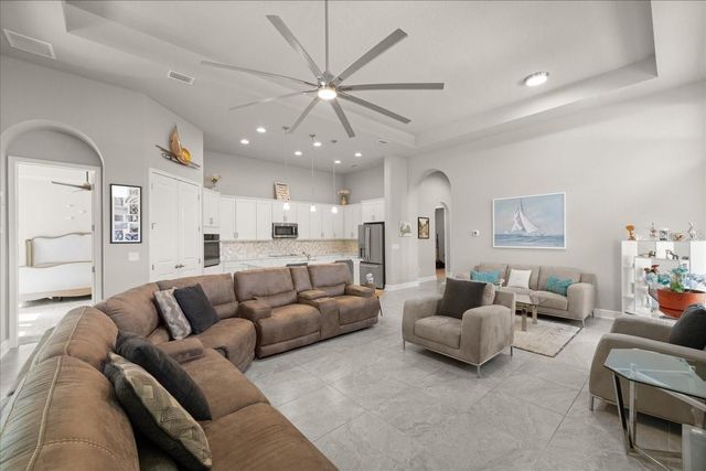 827 CREEKWOOD DRIVE, Ormond Beach, FL 32174