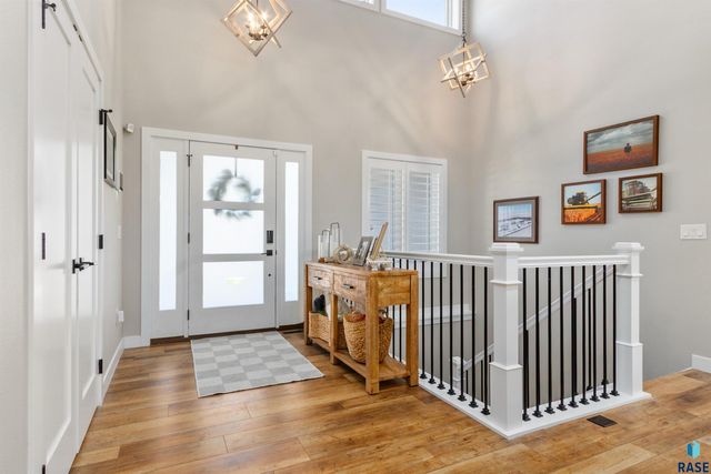 4100 N Interlachen Trl, Sioux Falls, SD 57107