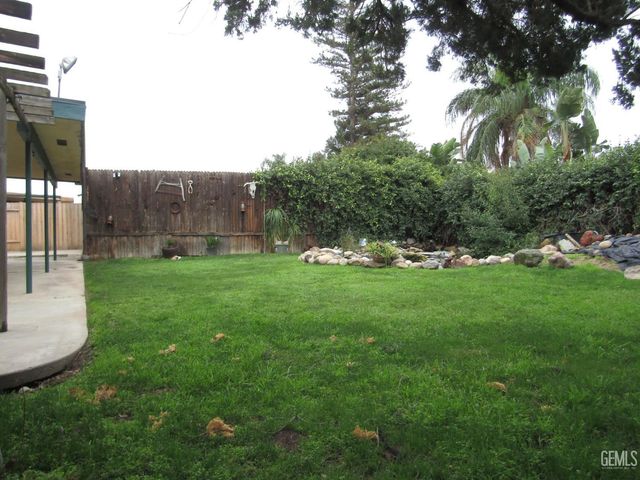 7617 Weldon Avenue, Bakersfield, CA 93308