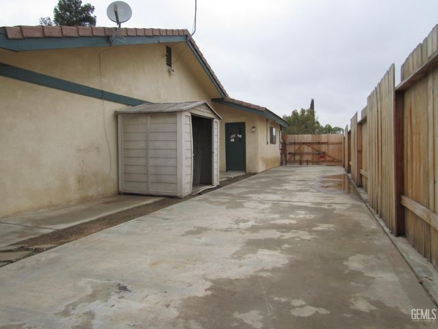 7617 Weldon Avenue, Bakersfield, CA 93308