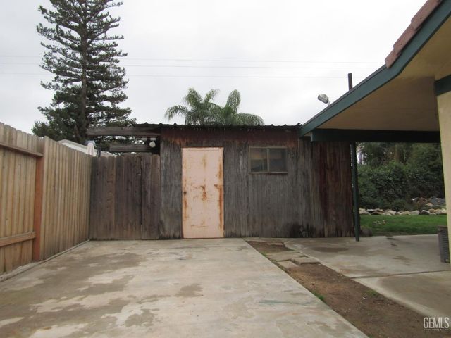 7617 Weldon Avenue, Bakersfield, CA 93308