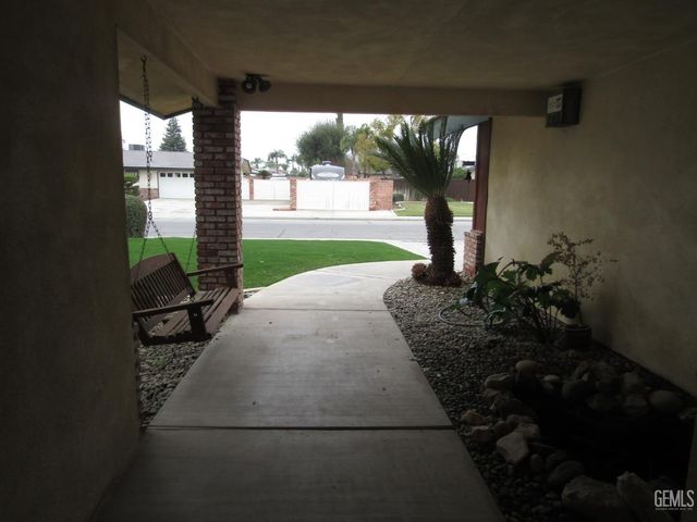 7617 Weldon Avenue, Bakersfield, CA 93308