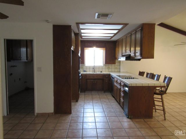 7617 Weldon Avenue, Bakersfield, CA 93308