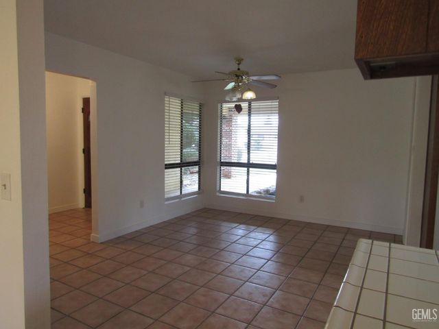 7617 Weldon Avenue, Bakersfield, CA 93308