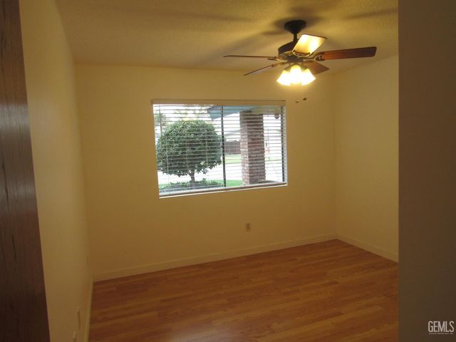 7617 Weldon Avenue, Bakersfield, CA 93308