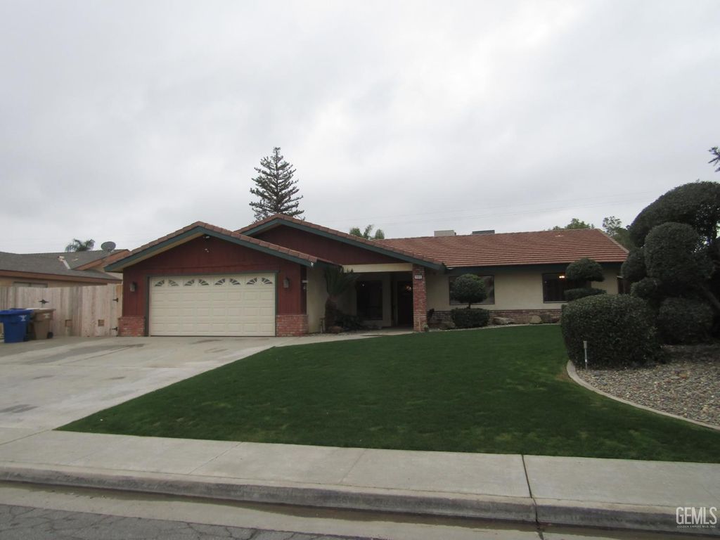 7617 Weldon Avenue, Bakersfield, CA 93308