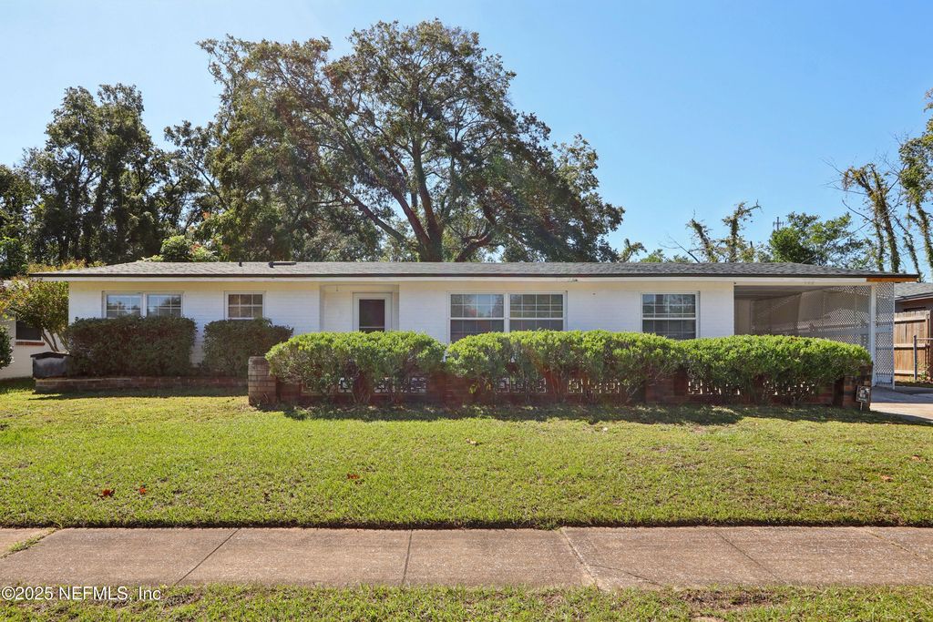 588 CLERMONT Avenue S, Orange Park, FL 32073