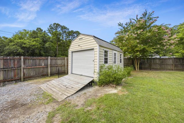 102 Sugarplum Drive, Summerville, SC 29485