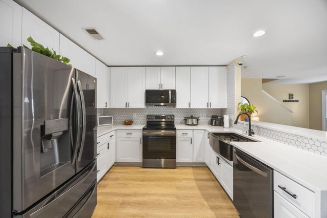 102 Sugarplum Drive, Summerville, SC 29485