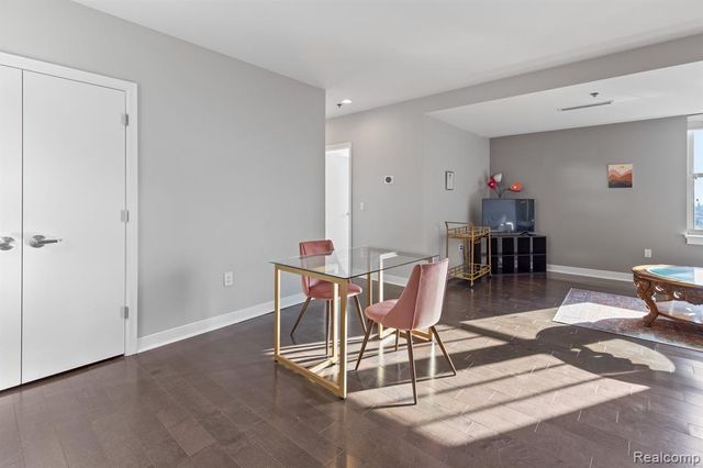 525 W Lafayette Boulevard 13C, Detroit, MI 48226