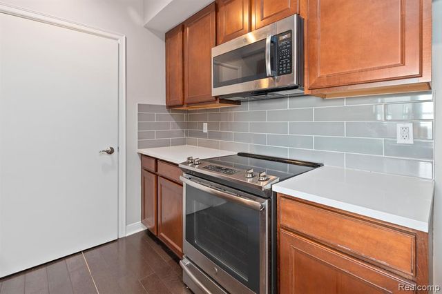 525 W Lafayette Boulevard 13C, Detroit, MI 48226