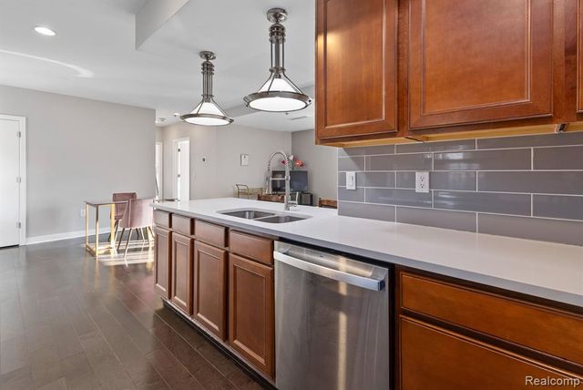 525 W Lafayette Boulevard 13C, Detroit, MI 48226