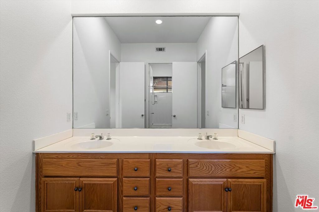 Image 26 of property listing at 74616 Waterlily Circle, Palm Desert, CA 92260