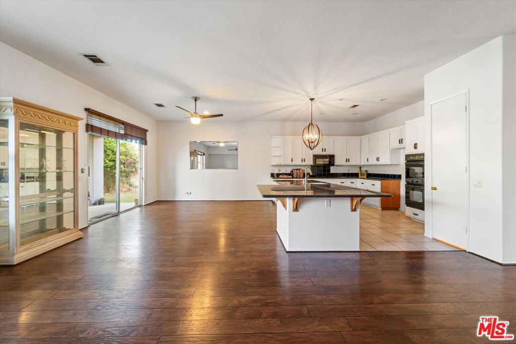 Image 5 of property listing at 74616 Waterlily Circle, Palm Desert, CA 92260