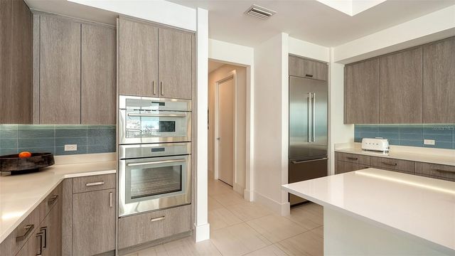 540 N TAMIAMI TRAIL 1702, Sarasota, FL 34236