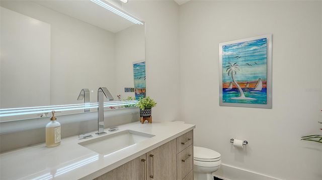 540 N TAMIAMI TRAIL 1702, Sarasota, FL 34236