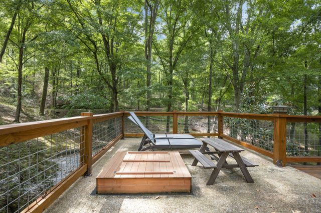 785 Big Richland Dr, Waverly, TN 37185