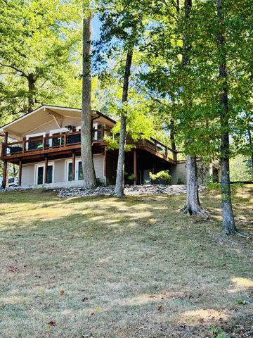 785 Big Richland Dr, Waverly, TN 37185