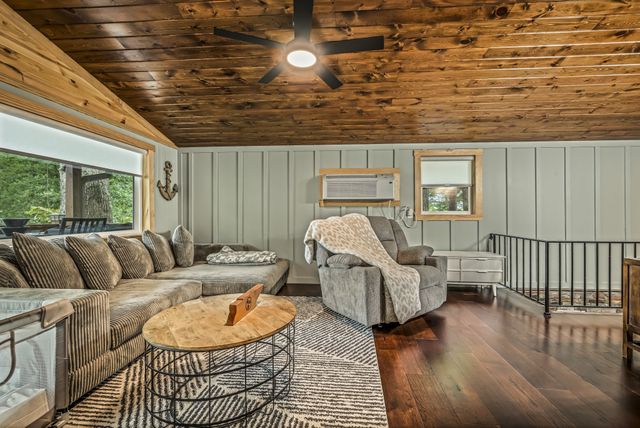 785 Big Richland Dr, Waverly, TN 37185