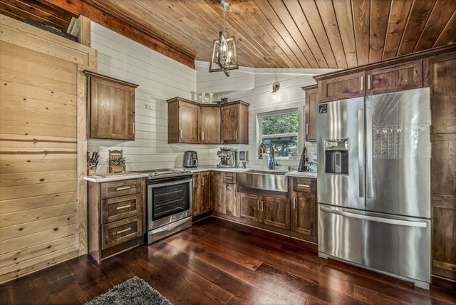 785 Big Richland Dr, Waverly, TN 37185