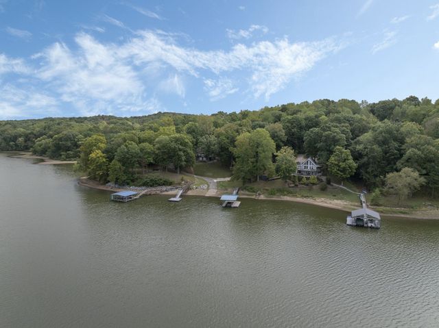 785 Big Richland Dr, Waverly, TN 37185