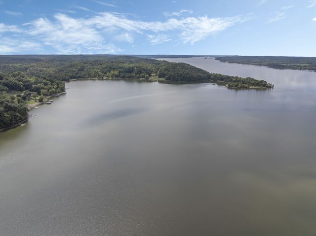 785 Big Richland Dr, Waverly, TN 37185