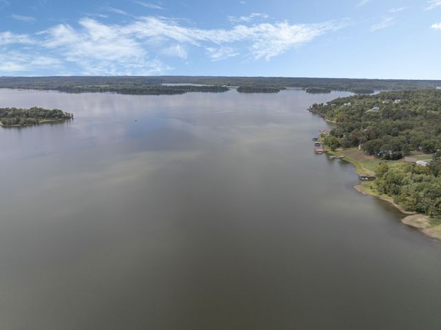 785 Big Richland Dr, Waverly, TN 37185