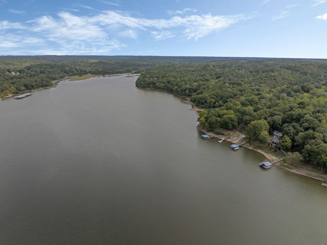 785 Big Richland Dr, Waverly, TN 37185