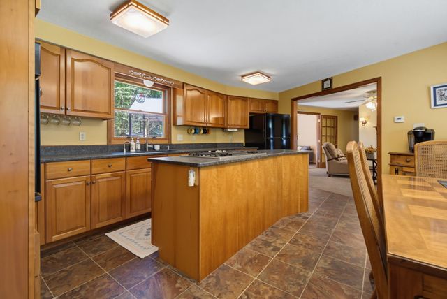 138 Cunningham Pond Road, Peterborough, NH 03458