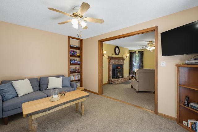138 Cunningham Pond Road, Peterborough, NH 03458