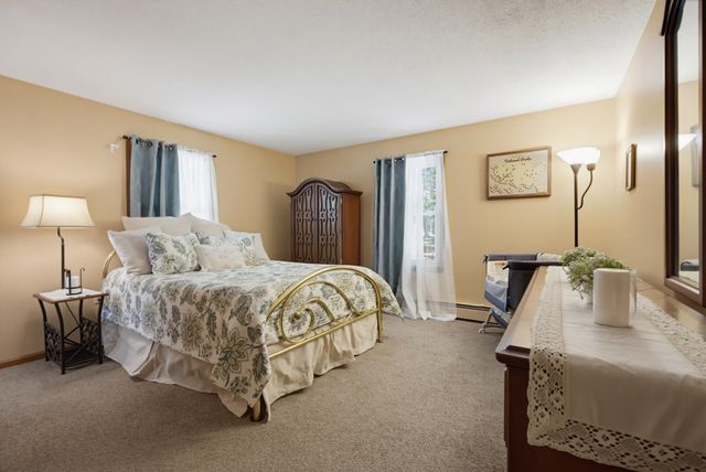 138 Cunningham Pond Road, Peterborough, NH 03458