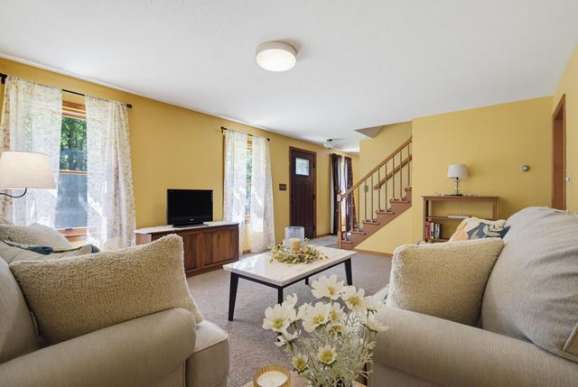 138 Cunningham Pond Road, Peterborough, NH 03458