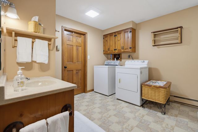 138 Cunningham Pond Road, Peterborough, NH 03458
