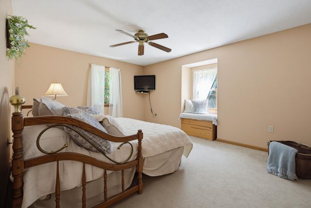 138 Cunningham Pond Road, Peterborough, NH 03458