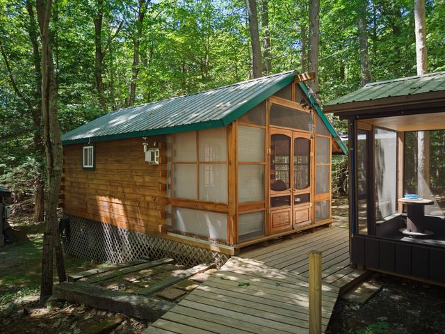 138 Cunningham Pond Road, Peterborough, NH 03458
