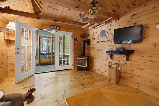 138 Cunningham Pond Road, Peterborough, NH 03458