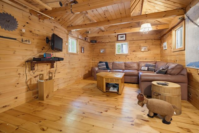 138 Cunningham Pond Road, Peterborough, NH 03458