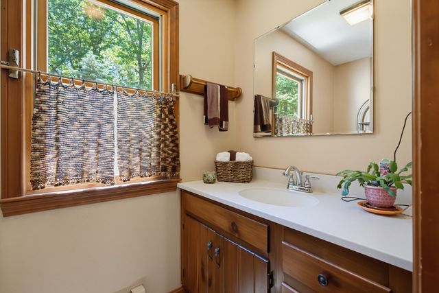 138 Cunningham Pond Road, Peterborough, NH 03458