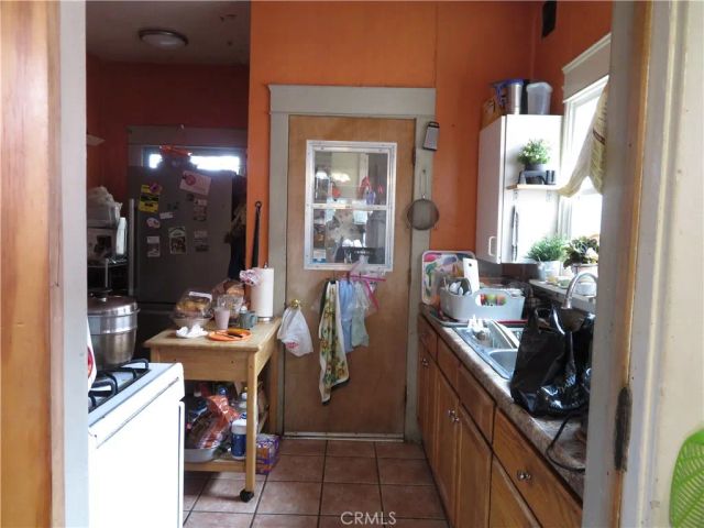 3830 S Figueroa Street, Los Angeles, CA 90037