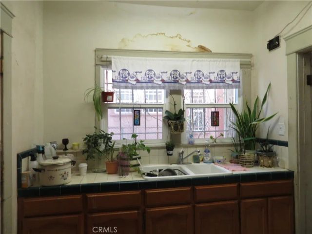 3830 S Figueroa Street, Los Angeles, CA 90037