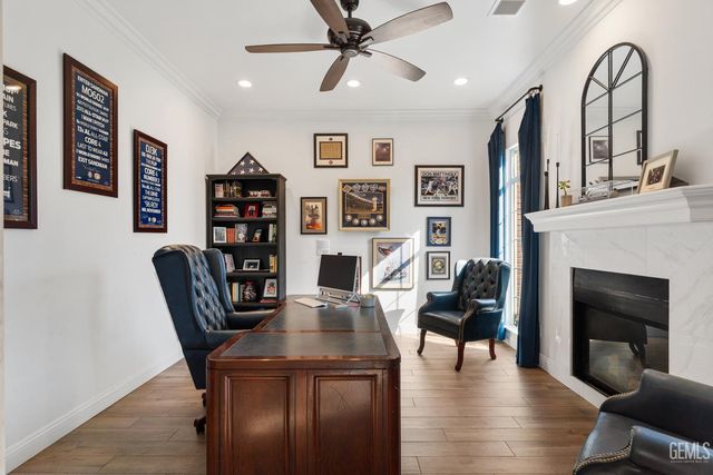 7233 Fountain Valley Drive, Bakersfield, CA 93308