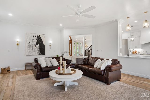 7233 Fountain Valley Drive, Bakersfield, CA 93308