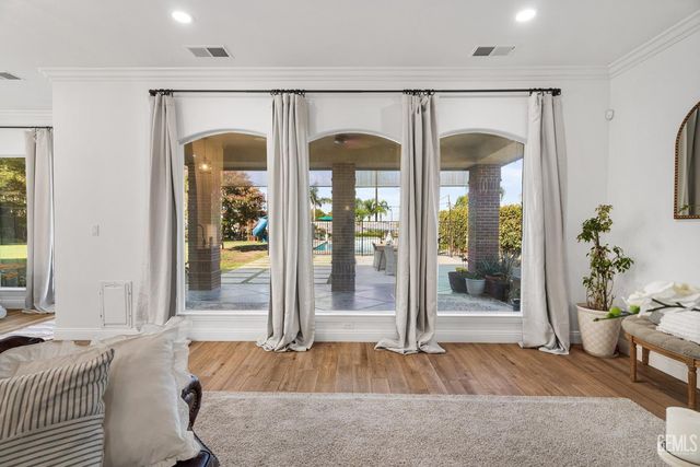 7233 Fountain Valley Drive, Bakersfield, CA 93308