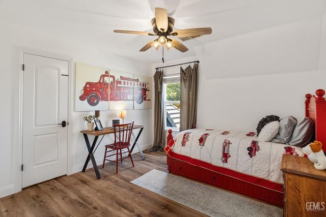 7233 Fountain Valley Drive, Bakersfield, CA 93308